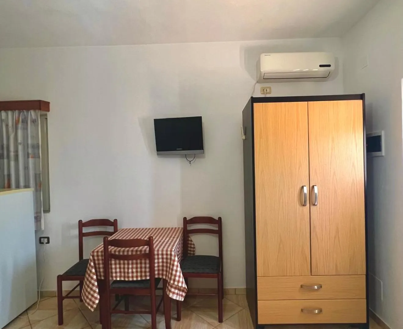 Apartments Vela Ksamil